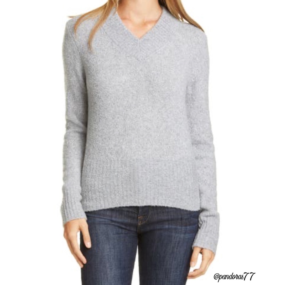 LEWIT—V-NECK SOFT, GRAY MERINO & CASHMERE BOUCLÉ SWEATER. SIZE MEDIUM &  BNWT!!